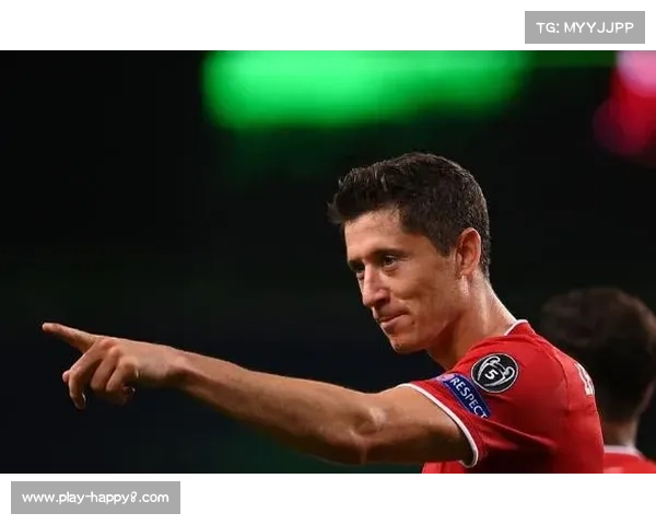 菲尔-福登两记世界波贴地斩，重现三冠王赛季状态