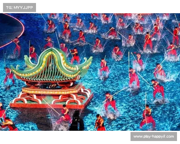 开幕式水舞台演绎《彩云追月》，粤剧声腔悠扬