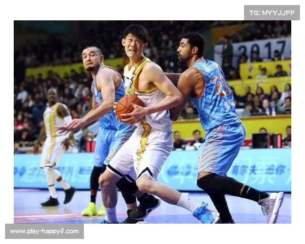 琼奎尔·琼斯2021年荣膺MVP，场均19.4分11.2篮板